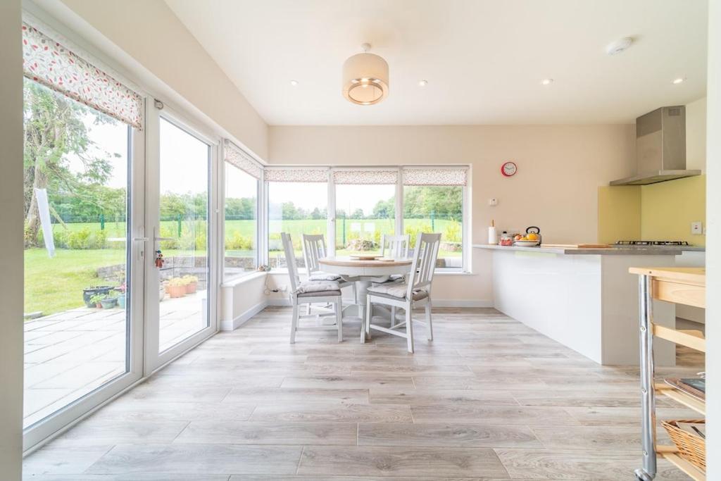 2 Bed Waterfront Property - Close To Courtmacsherry Cork Exteriör bild